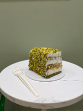 Load image into Gallery viewer, Baklava mini cake (1-3 people)
